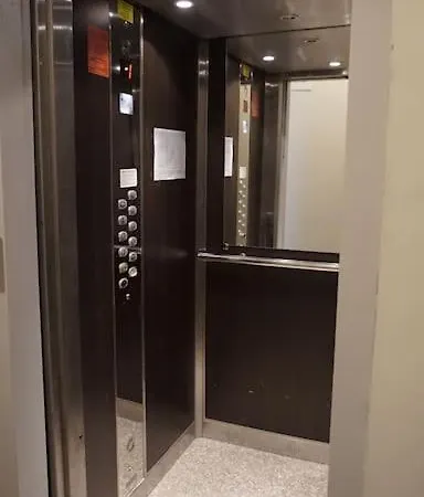 Luxury And Cozy With Lots Of Sun