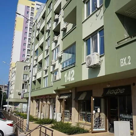 Luxury And Cozy With Lots Of Sun