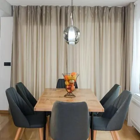 Διαμέρισμα Luxury And Cozy With Lots Of Sun