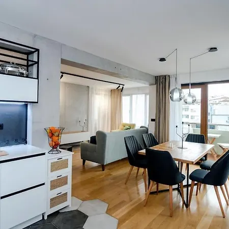 Luxury And Cozy With Lots Of Sun